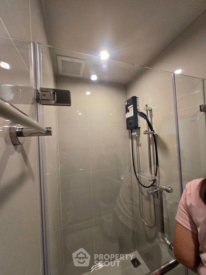 picture High-Floor 1-BR 30 Sqm Condo at NUE Mega Plus Bangna (ID 3125226) - 3/9