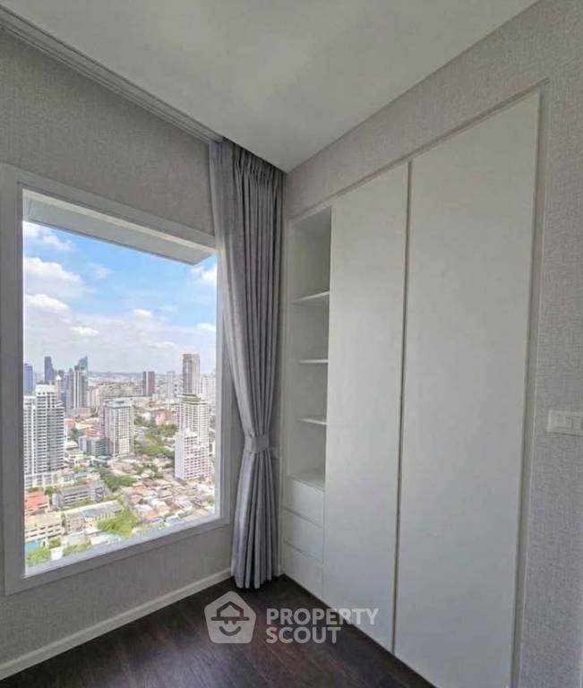 picture 2-BR Condo, 32nd Floor 57 Sqm At The Saint Residences 📍 MRT Phahon Yothin 100m (ID 3126385) - 4/7