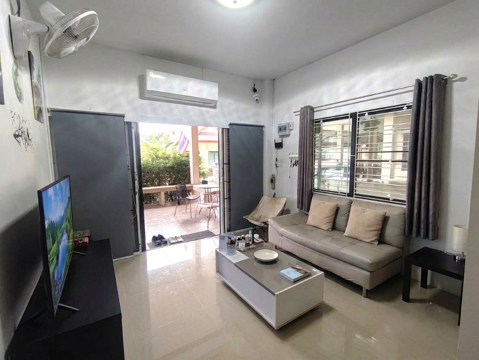 รูป ขายถูก บ้านเดี่ยวชั้นเดียว หมู่บ้านวโรรส 8 บ้านค่าย-ระยอง ทำเลดี เดินทางสะดวก เข้า-ออก ได้หลายเส้นทาง - รูปที่ 4/9