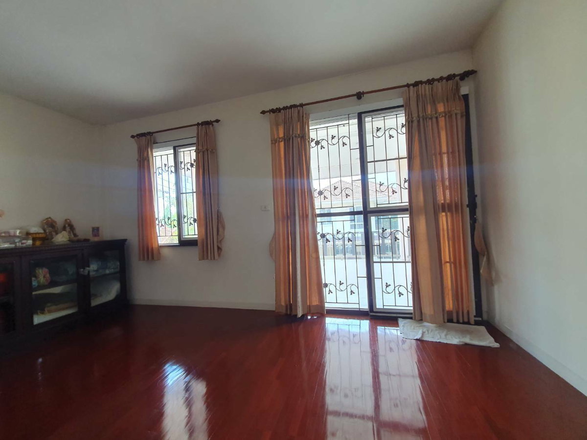 รูป ขายบ้าน หมู่บ้านอาภากร 2 5 ห้องนอน 4 ห้องน้ำ    71.1 ตรว..ถ.ดาวทอง ศาลายา พุทธมณฑล   คุ้มค่าคุ้มราคา                    - รูปที่ 9/23