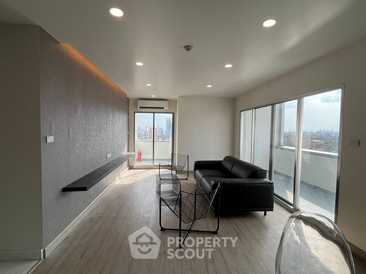picture 2-BR Condo For Sale, Sarin Place Condominium | BTS Ratchayothin (ID 3125295) - 4/6
