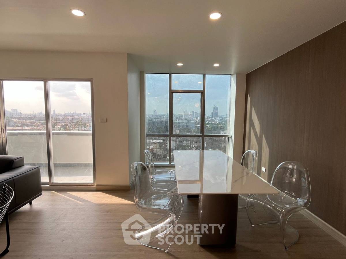 picture 2-BR Condo For Sale, Sarin Place Condominium | BTS Ratchayothin (ID 3125295) - 5/6