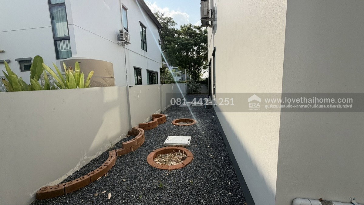 รูป ขายบ้านเดี่ยว2ชั้น หมู่บ้านสราญสิริ รามคำแหง ถนนเคหะร่มเกล้า บ้านมุม พื้นที่ 66.5 ตรว. ขาย 11 ล้าน บ้านพร้อมอยู่ ใกล้บิ๊กซี ฟู้ดเพลส เคหะร่มเกล้า - รูปที่ 10/12
