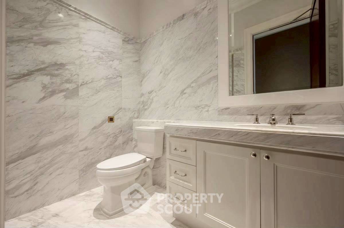 picture 2-BR 132 Sqm Condo At 98 Wireless, 200m to BTS Phloen Chit (ID 3117154) - 16/18
