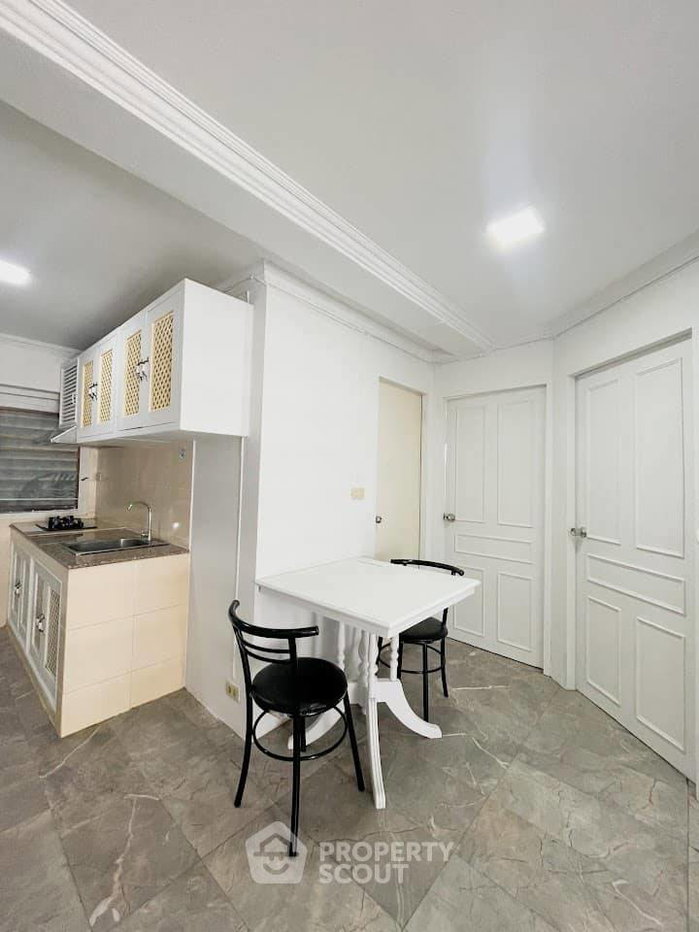 รูป คอนโด 2 ห้องนอน 50 ตร.ม. ชั้น 16 ที่ Thonglor Tower Condominium ใกล้ BTS ทองหล่อ (ID 879776) - รูปที่ 16/17
