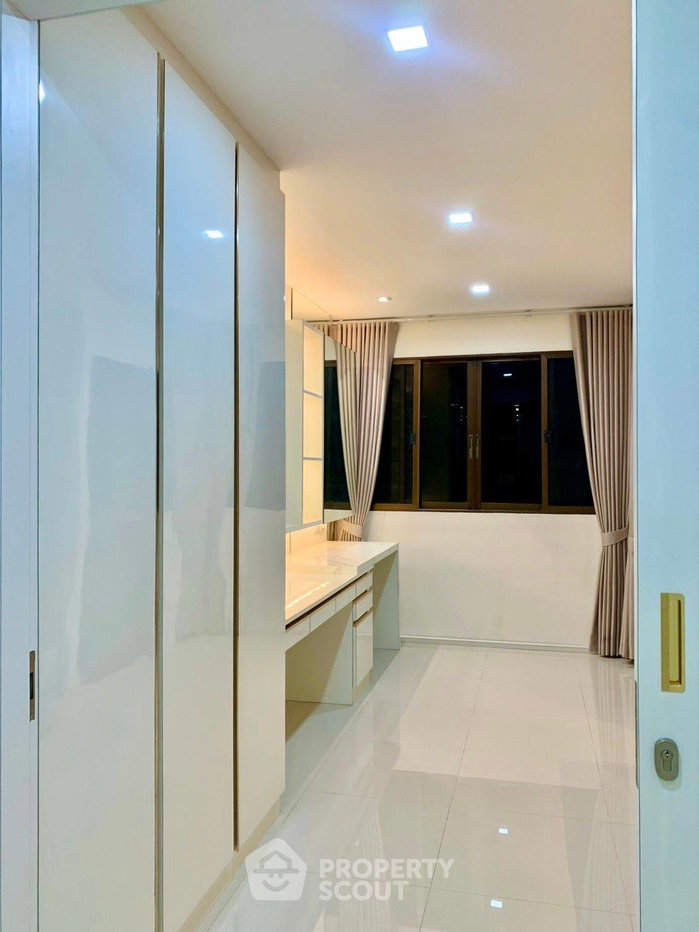 picture 2-BR Condo For Sale, The Winning Tower, ARL Ramkhamhaeng (ID 497198) - 16/45