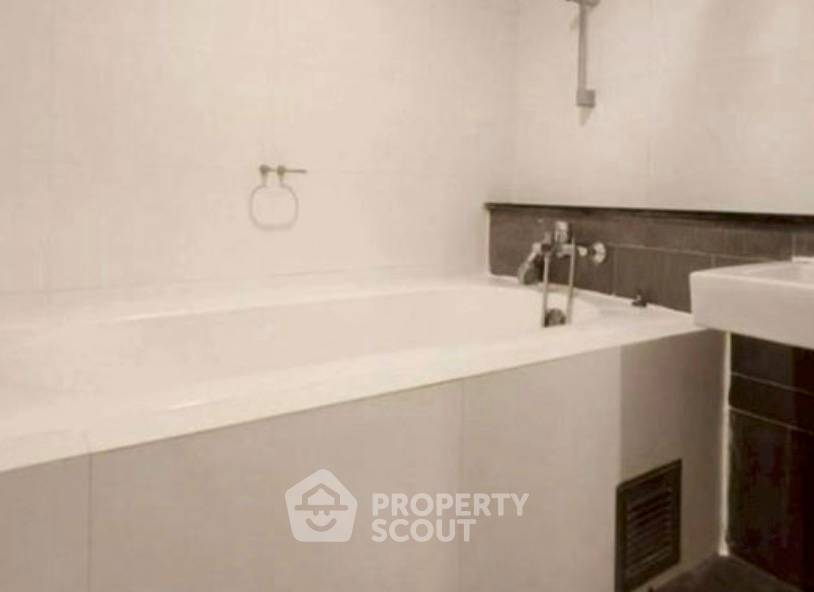 picture High-Floor 2-BR 88 Sqm At Acadamia Grand Tower, 300m To BTS Phrom Phong (ID 3116096) - 5/9
