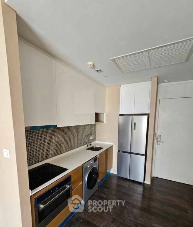 picture 2-BR Condo, 32nd Floor 57 Sqm At The Saint Residences 📍 MRT Phahon Yothin 100m (ID 3126385) - 2/7