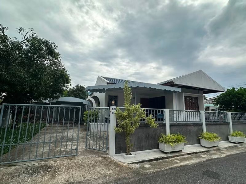 รูป 🏡 ให้เช่าบ้านเดี่ยว 1 ชั้น รีโนเวทใหม่ พร้อมเฟอร์นิเจอร์ เดินทางสะดวกทำเลดีมาก ใกล้ 89 พลาซ่า , โรงเรียนนานาชาติ , 7-11 , Lotus's และ อื่นๆอีกมากมาย - รูปที่ 2/12