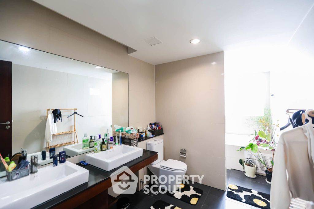 picture 3-BR 177 Sqm Condo At Baan Saraan, Phrom Phong Near MRT Phetchaburi (ID 3128546) - 9/10