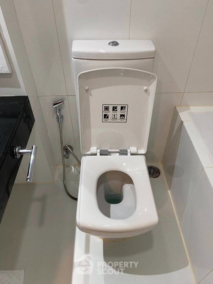 รูป คอนโด 2 ห้องนอนให้เช่า Urbana สุขุมวิท 15 ชั้น 5 ใกล้ BTS นานา (ID 566326) - รูปที่ 14/16