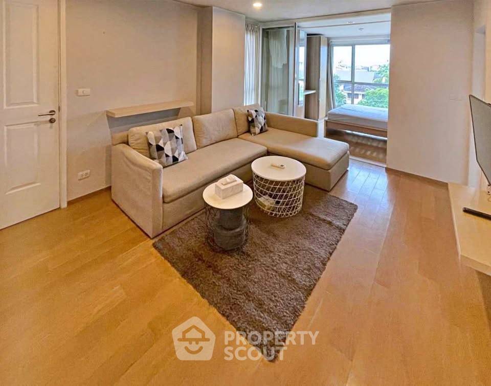 picture 1-BR Condo 40 Sqm Hive Sukhumvit 65, 300m to BTS Ekkamai (ID 3129745) - 3/8