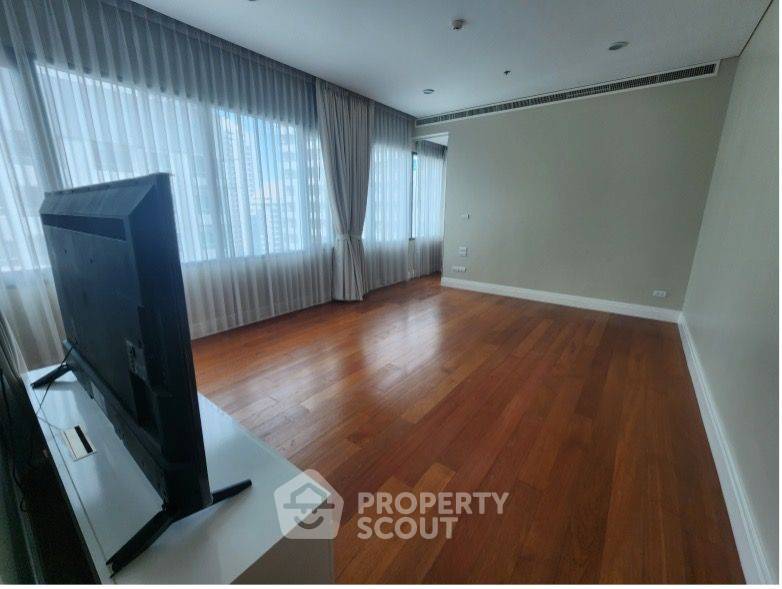 รูป คอนโด 6 ห้องนอน Bright Sukhumvit 24 ชั้น 23 ใกล้ BTS พร้อมพงษ์ (ID 3127572) - รูปที่ 12/21
