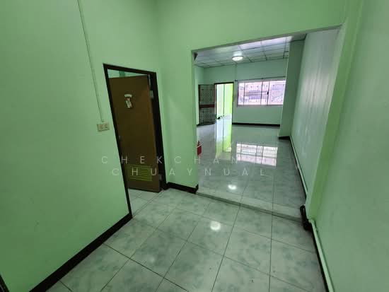 รูป ทาวน์เฮ้าส์ 2ชั้น ติดถนน เพชรเกษม112 ที่ดิน 24 ตรวา. 2ห้องนอน 2ห้องน้ำ - รูปที่ 15/34