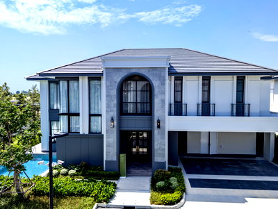 Houses for sale Bang Lamung Chonburi : Luxury House Near International Schools East Pattaya