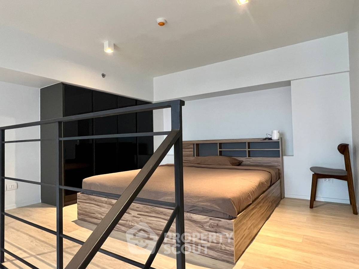 picture High-Floor 1-BR 47 Sqm The Lofts Silom, 400m to BTS Surasak (ID 3127098) - 6/16