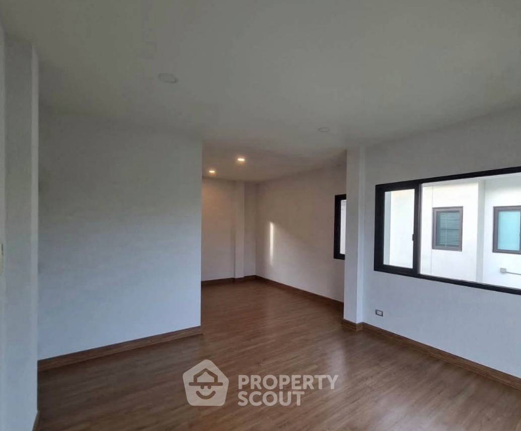 picture 4-BR House For Sale Centro Bangna Km.7, Bang Kaeo (190 Sqm) (ID 3128493) - 3/9