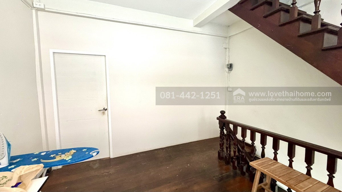 รูป ขายตึกแถว4ชั้น ย่านปทุมวัน ซอยเกษมสันต์1 พื้นที่ 14.3 ตรว. ขายเพียงแค่ 15 ล้าน ขายถูก สภาพดีพร้อมอยู่ ห่างจากถนนพญาไทและถนนพระราม1เพียงแค่200เมตร - รูปที่ 8/12