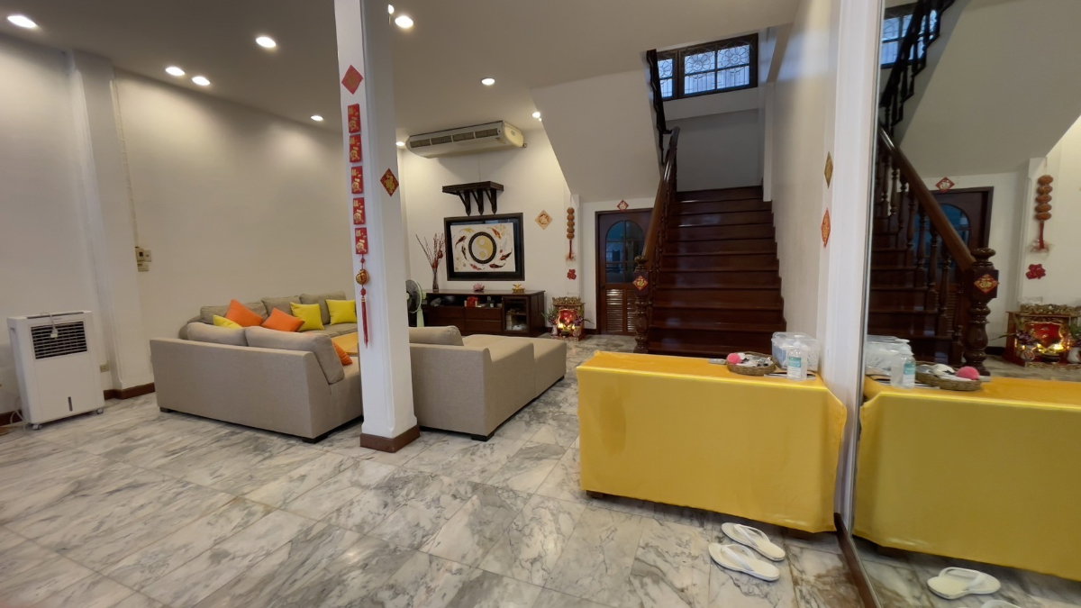 รูป ห้ามพลาด บ้านเอกมัย 5 ห้องนอน 350 ตร.ม. พื้นที่ใหญ่คุ้มค่า ใกล้ทองหล่อ - U6504446 - รูปที่ 3/19