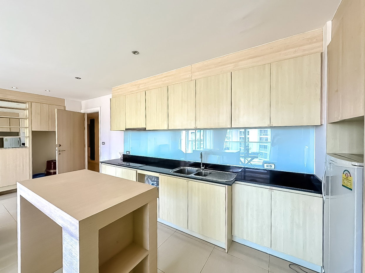 picture Grande Caribbean Condo for Sale 2 Bedroom Pool View - 4/9