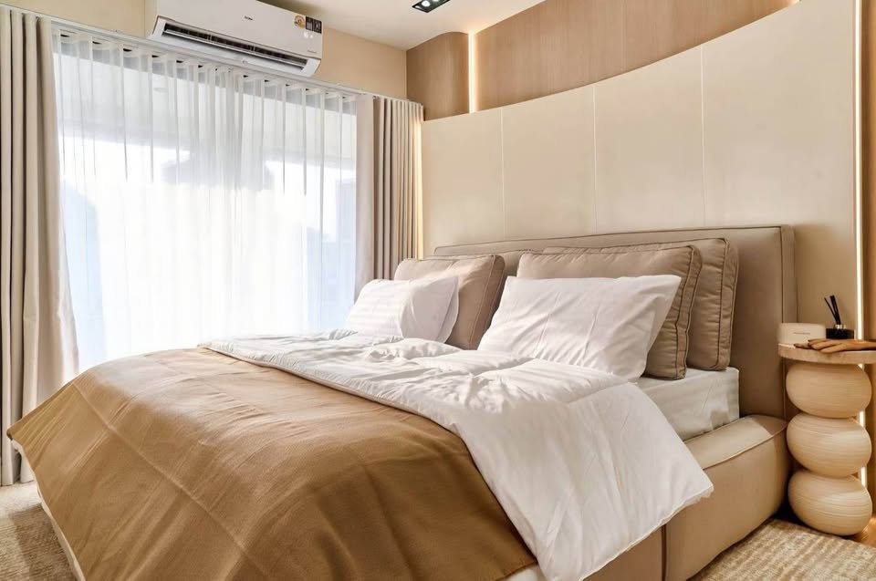 รูป 🏡 ขายด่วน! บ้านสร้างใหม่ หมู่บ้านพราว สันผักหวานหลวง ตกแต่งครบ ฟรีโอน 📞 063-664-9056 - รูปที่ 6/19