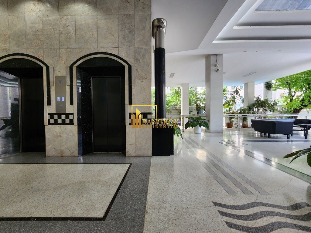 รูป Well Maintained 3 Bedroom Apartment For Rent in Chidlom Area - BR0735AP - รูปที่ 42/45