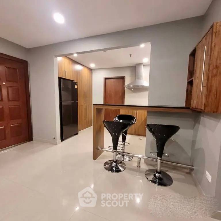 picture 2-Bed Condo For Rent At Baan Phrom Phong, Near MRT Phetchaburi (ID 1930423) - 6/19