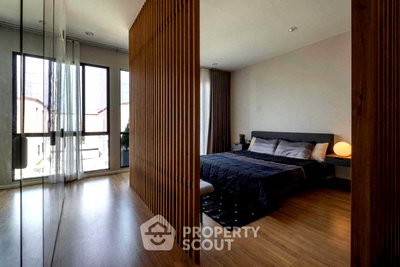 Townhouses for rent Bangkok : 3-BR Townhouse For Rent, Baan Klang Muang Rama 9, Near Suvarnabhumi (ID 3128499)