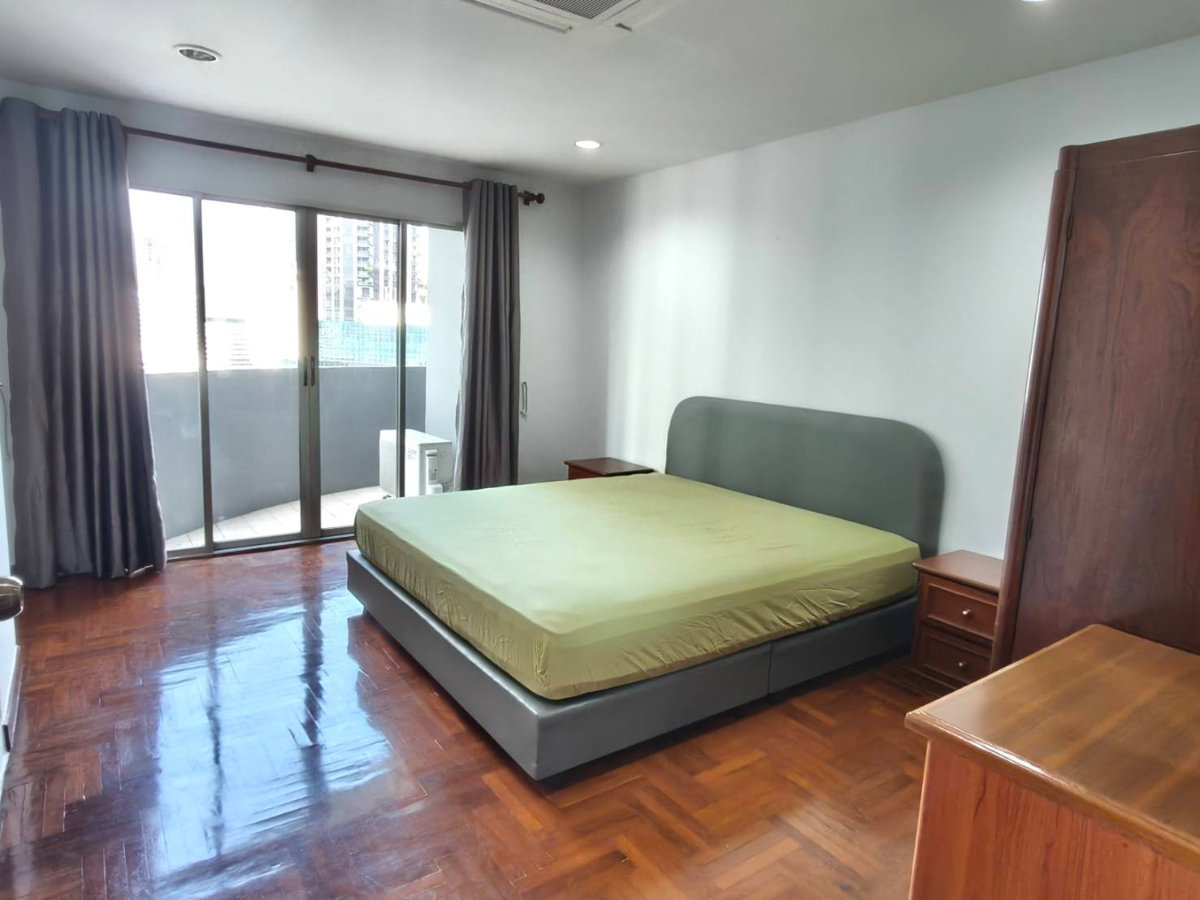 picture 🏷️ P-9307 | Wittayu Complex : Spacious Living Area Near BTS Ploenchit 32,000 THB | Line ID: @easycondoplus | 099-229-6397 - 1/10