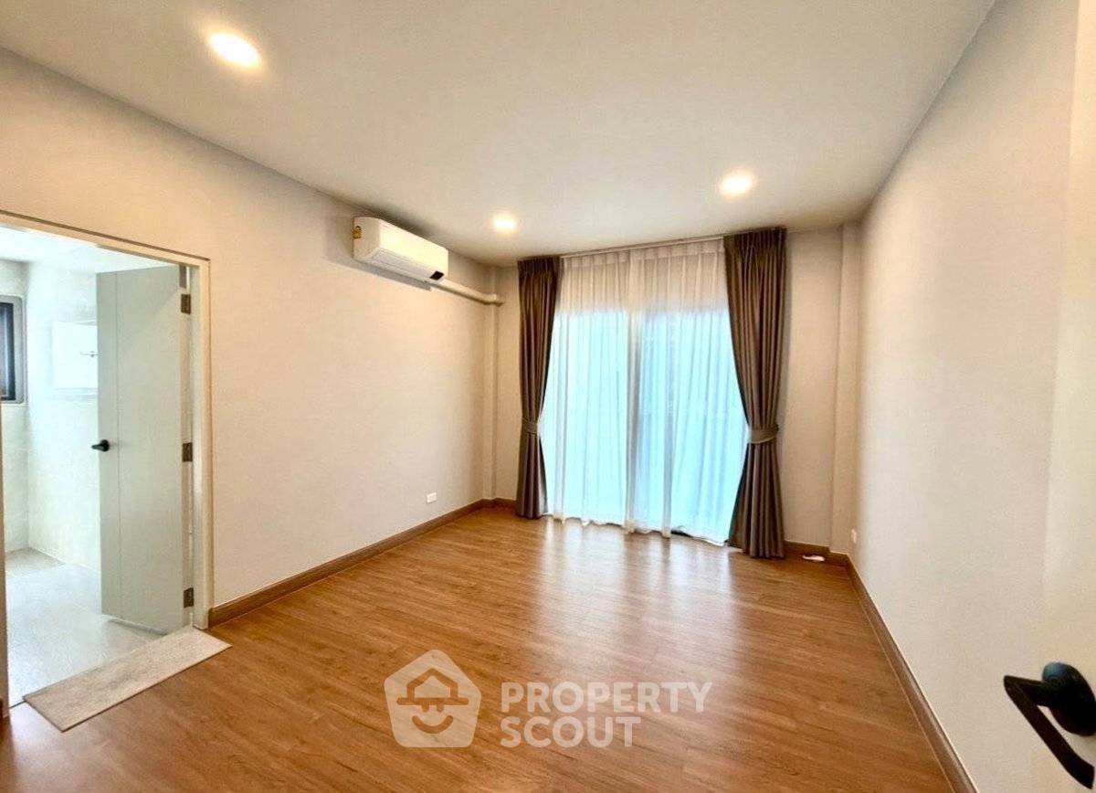 รูป บ้านเดี่ยว 4 ห้องนอน ขาย ใน Centro บางนา กม.7 บางพลี (ID 3128502) - รูปที่ 16/20