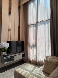 RS7210 For Sale: Knightsbridge Space Rama 9 Duplex Condo in the heart of Rama 9. Quiet corner unit Close to MRT Rama 9 (just 350 meters away).
