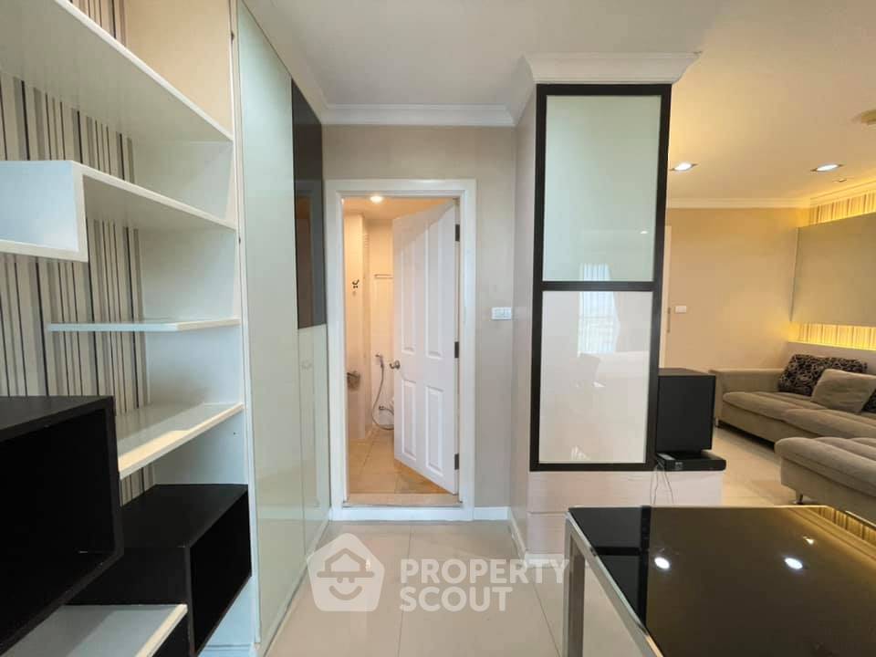 picture 1-BR Condo For Rent, 22nd-Floor 37 Sqm, Lumpini Place Rama 9–Ratchada, MRT Phra Ram 9 (ID 423008) - 8/11