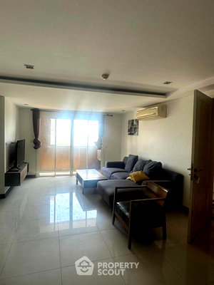 Condos for sale : Pet-Friendly 3-BR Condo For Sale, Le Nice Ekkamai, 8th-Floor near BTS Ekkamai (ID 2718963)