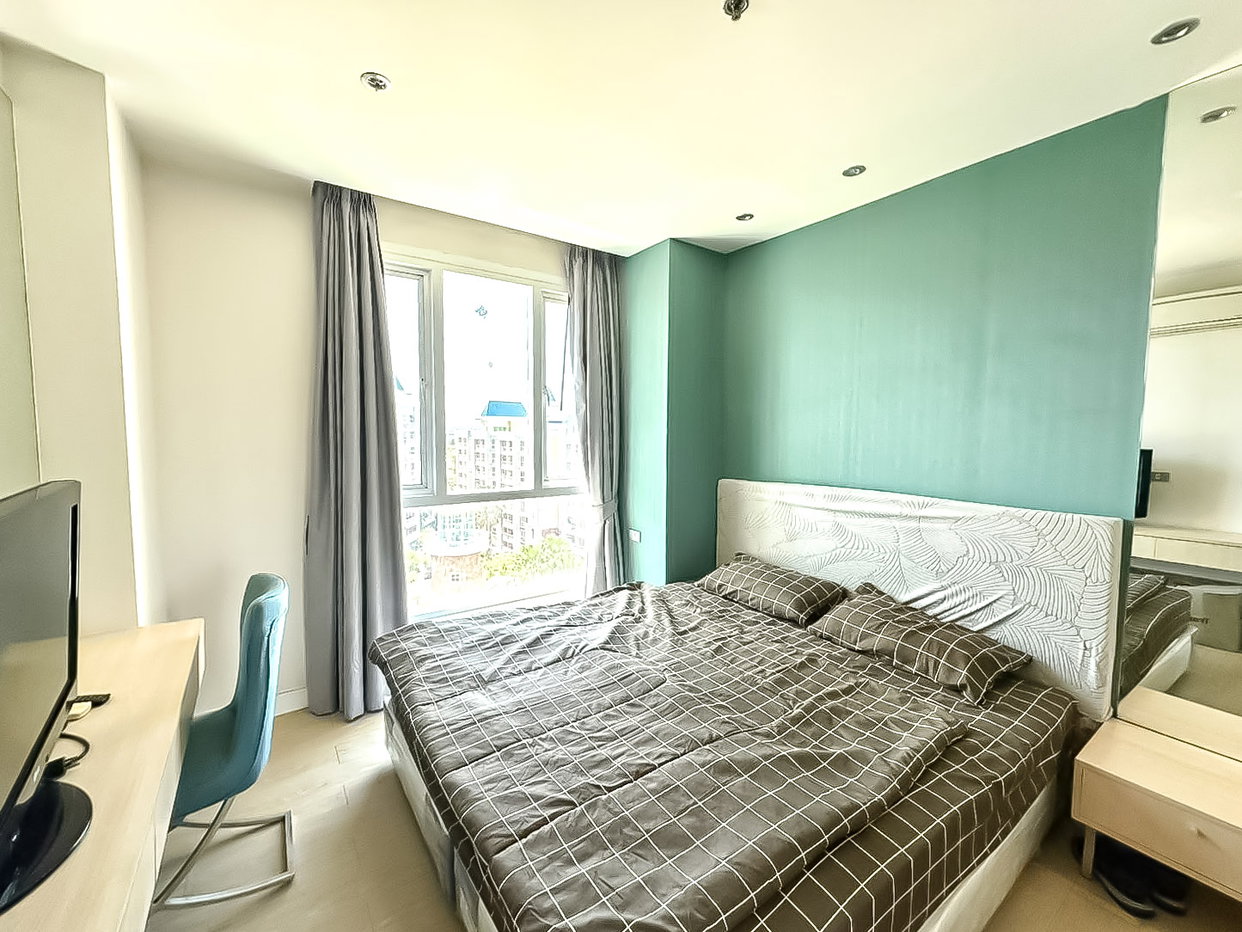 picture Grande Caribbean Condo for Sale 2 Bedroom Pool View - 5/9