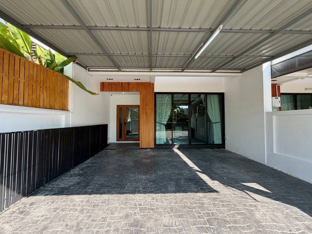 picture Three-storey townhouse for sale ✦ Selling price: THB 4.7 Million - 2/43