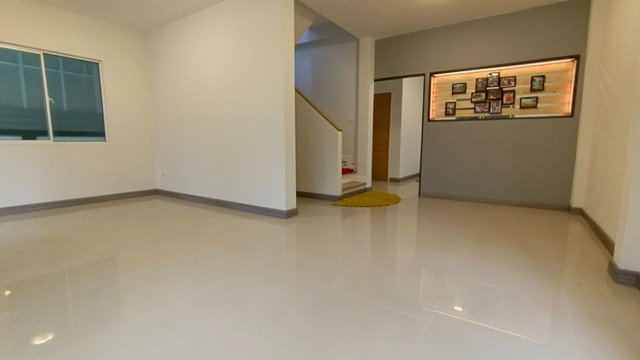 รูป ด่วน! ขายบ้านแฝดสไตร์บ้านเดี่ยวราคาทาวเฮ้าส์ หมู่บ้านบ้านฟ้าปิยรมย์ พรีเมียร์ ปาร์ค 3ห้องนอน 2ห้องน้ำ 38.1 ตร.ว. สภาพสวย โซนลำลูกกา คลอง 6  - รูปที่ 4/8