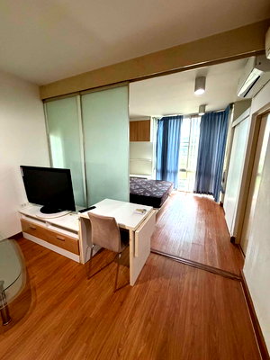 Condos for rent : Room for rent (The Iris Condo)