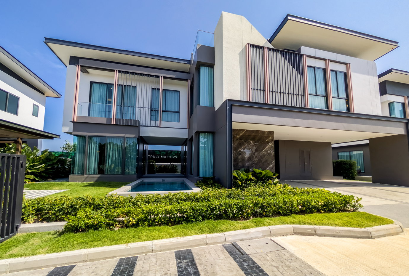 picture Modern Tropical House for Sale East Pattaya - 29/29