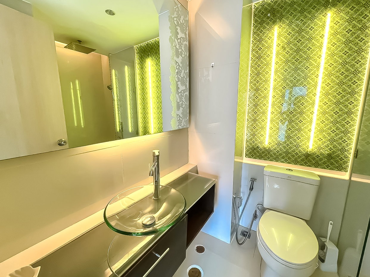 picture Grande Caribbean Condo for Sale 2 Bedroom Pool View - 8/9