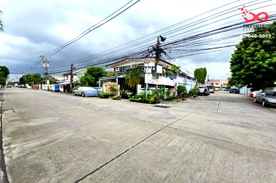 บ้านเดี่ยว เดอะ คริสตัล : ขายบ้านเดี่ยว 2 ชั้น หมู่บ้าน ต.รวมโชค 79 ตร.ว. หลังมุม โชคชัย 4 ซอย 56 ใกล้ MRT โชคชัย 4