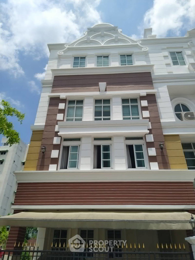 Townhouses for sale : 3-BR Townhouse For Sale In Plus City Park Sukhumvit 101/1, Bang Chak (ID 3125116)
