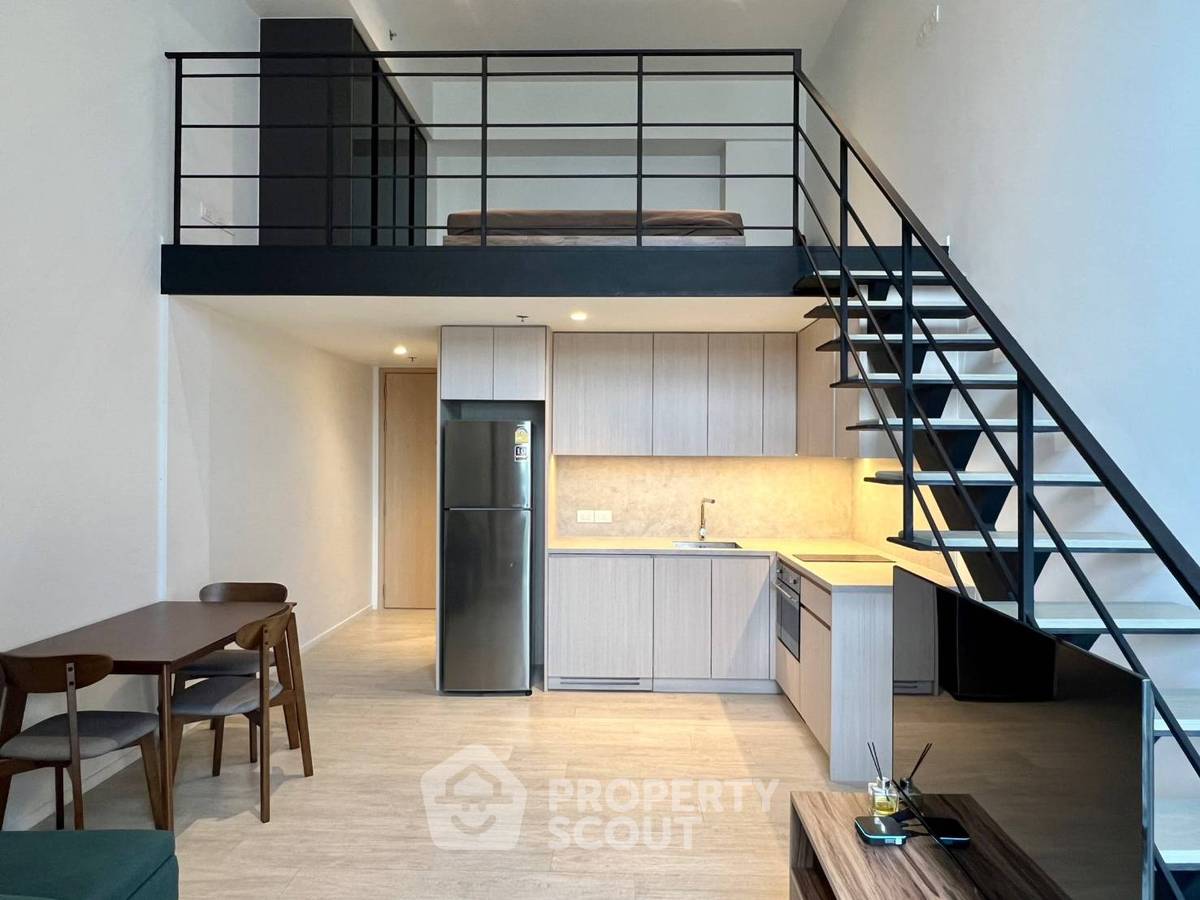 picture High-Floor 1-BR 47 Sqm The Lofts Silom, 400m to BTS Surasak (ID 3127098) - 1/16