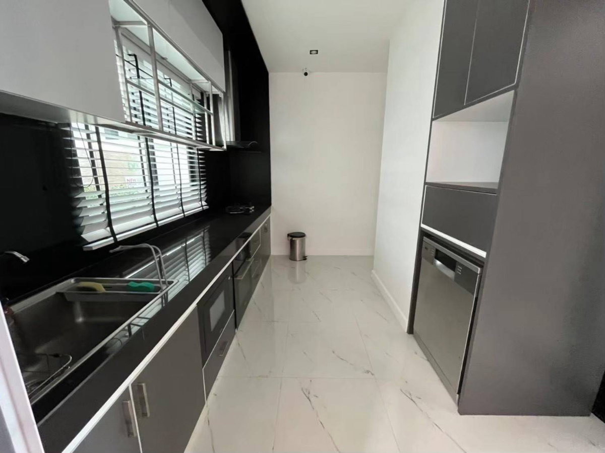 picture Three-storey townhouse for sale ✦ Selling price: THB 4.7 Million - 5/43