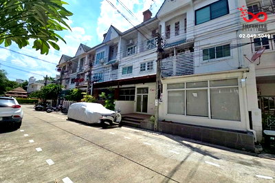 ทาวน์โฮม ลาดพร้าว 87 : ขายทาวน์โฮม 3 ชั้น 2 หลัง เกตุนุติ เชอมิเน่ ประดิษฐ์มนูธรรม - ลาดพร้าว 87 ใกล้ทางด่วน เอกมัย-รามอินทรา