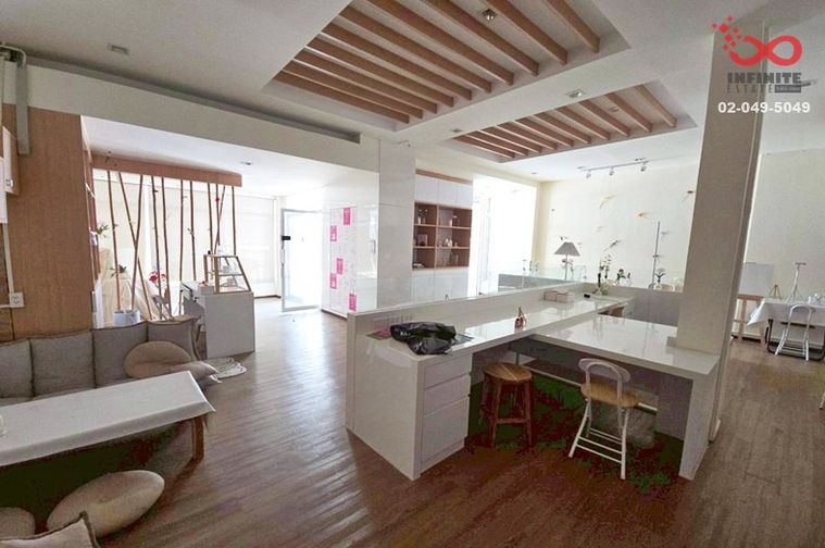 6-bed townhouse for sale, 34 sq wah, Ketnutchermine