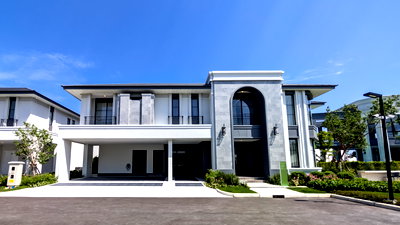 Houses for sale Bang Lamung Chonburi : Luxury Modern Classic House East Pattaya for Sale