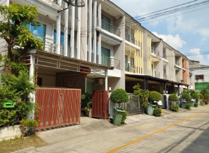 3-bed townhouse for sale, 20.8 sq wah, Vista Park Rama 2