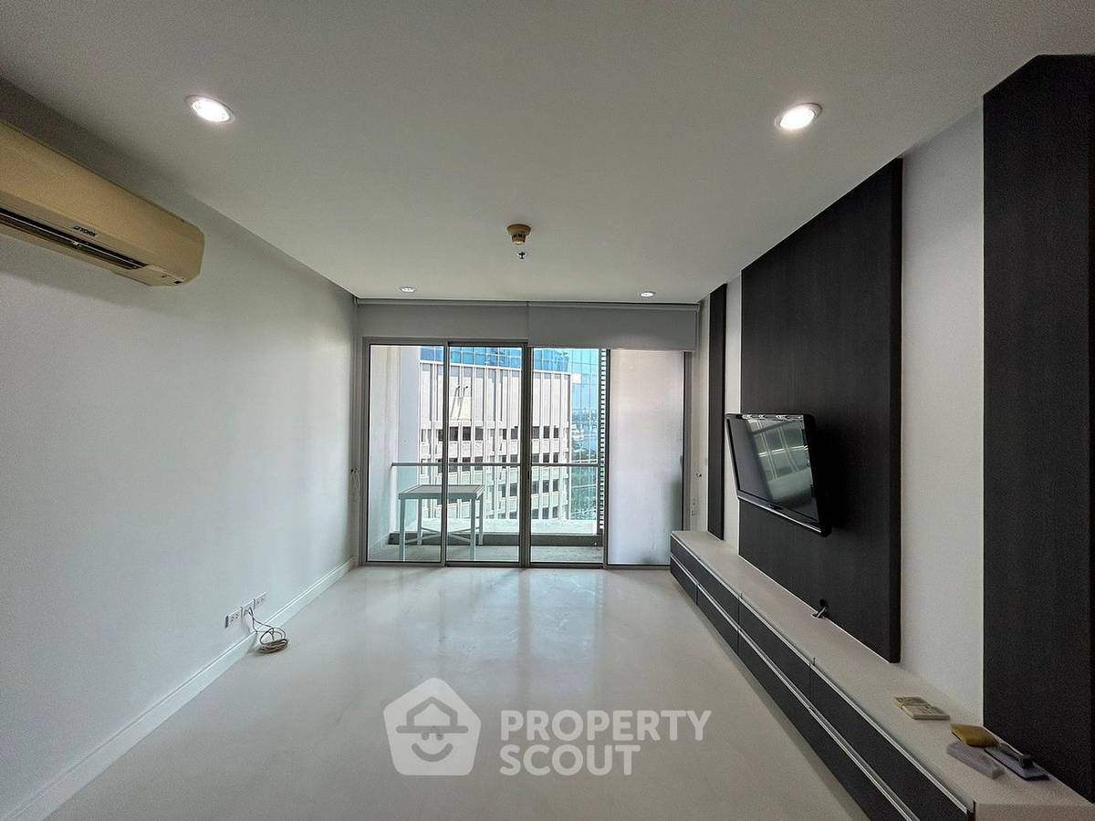 picture 2-BR Condo For Rent, The Star Estate @ Narathiwas, Chong Nonsi (ID 1139018) - 4/18