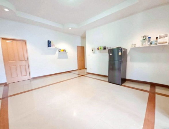 picture Quality detached houses for sale in Nathawadee 3 Sriracha project. Excellent location and great value. - 10/12
