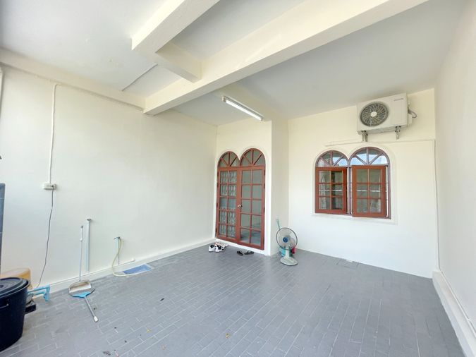 3-bed townhouse for rent, 150 sqm, 16 sq wah, Huai Khwang